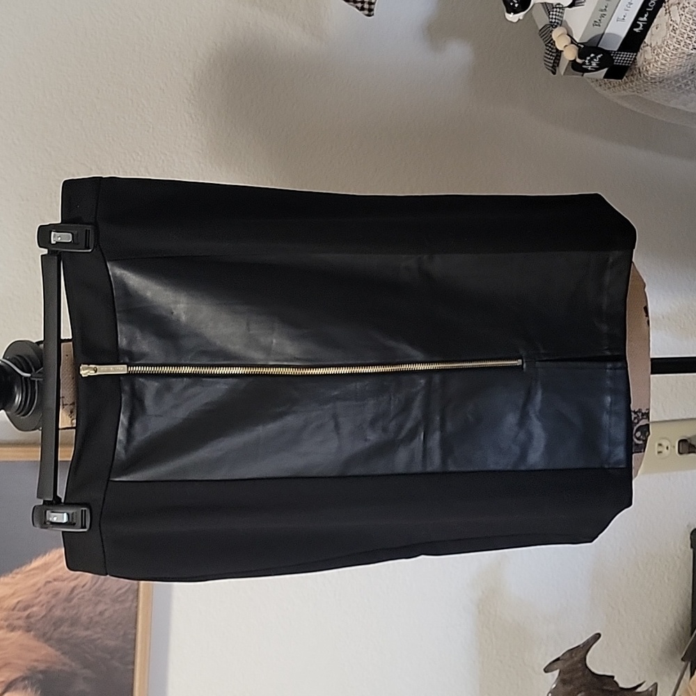 Michael Kors black pencil skirt size large